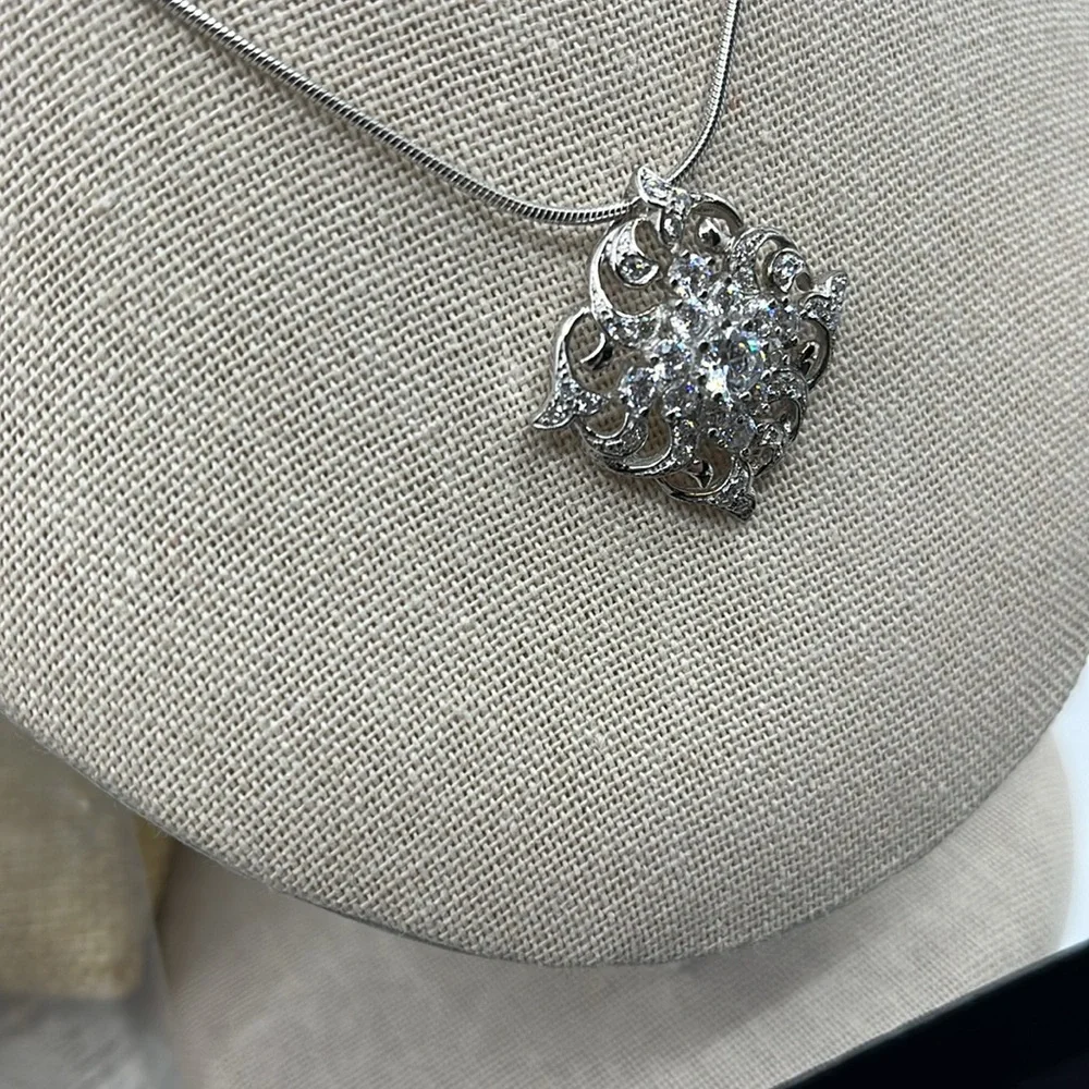 Beautiful Absolute 925 Italy Sterling Silver Necklace with CZ Pendant - Picture 11 of 15